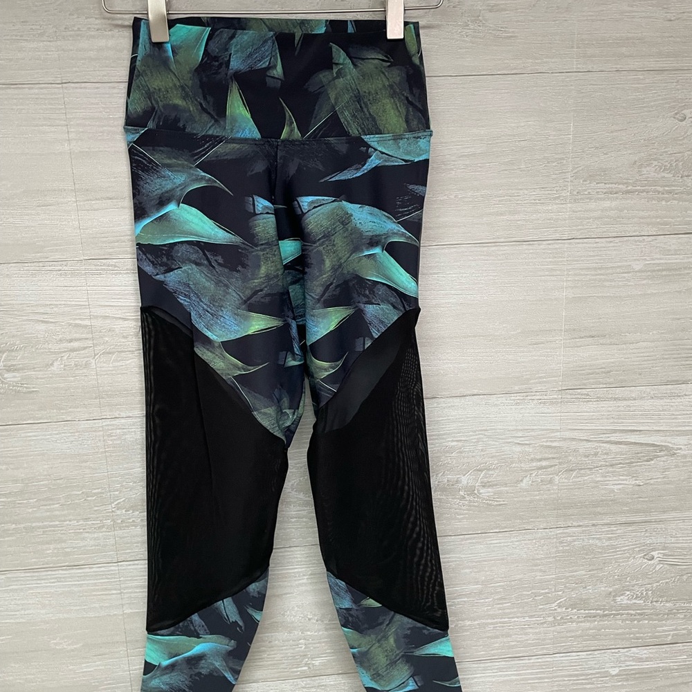 * | Liquido | leggings. Size M.